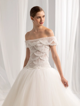 Valentini Style #V1469 #2 frontface vertical cropped thumbnail