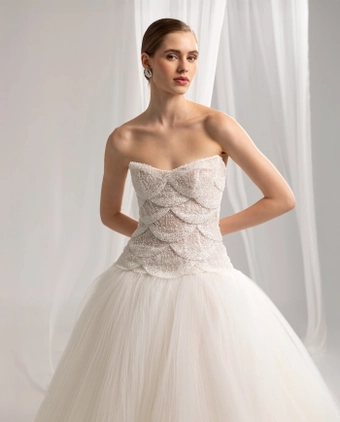 Valentini Style #V1469 #4 frontface vertical cropped thumbnail