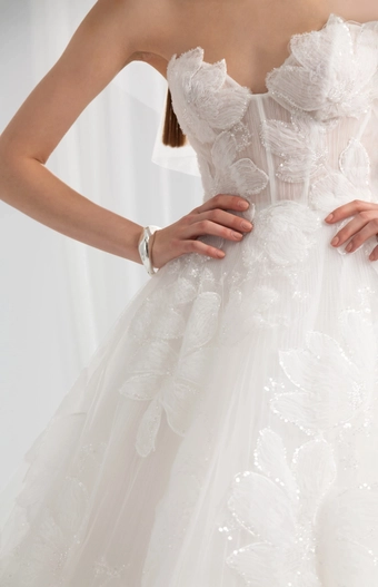 Valentini Style #V1472 #4 frontface vertical cropped thumbnail