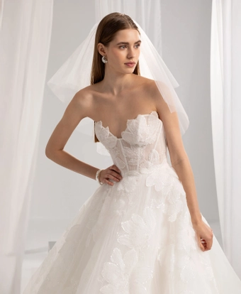 Valentini Style #V1472 #2 frontface vertical cropped thumbnail