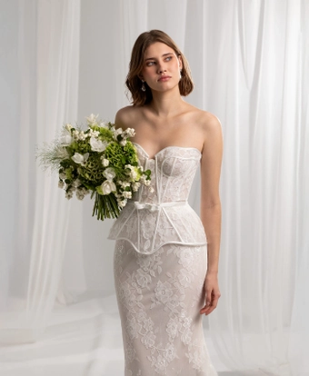 Valentini Style #V1474 #3 frontface vertical cropped thumbnail