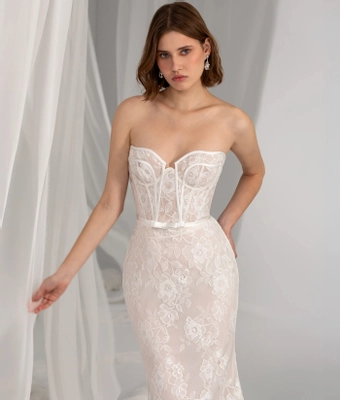 Valentini Style #V1474 #4 frontface vertical cropped thumbnail