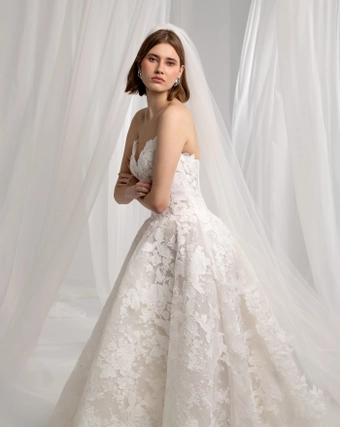 Valentini Style #V1476 #3 frontface vertical cropped thumbnail