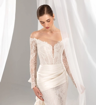 Valentini Style #V1477 #4 frontface vertical cropped thumbnail