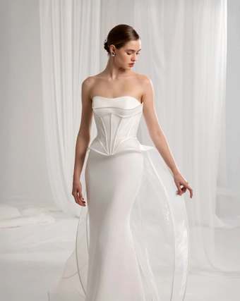 Valentini Style #V1479 #4 frontface vertical cropped thumbnail