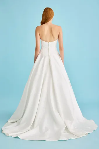 Lea-Ann Belter #Louise #1 default backface vertical thumbnail