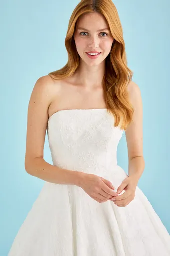 Lea-Ann Belter #Sabine #4 frontface vertical cropped thumbnail