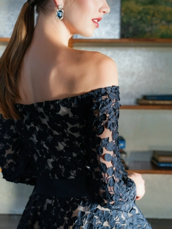 Sareh Nouri American Muse $7 backface vertical cropped thumbnail