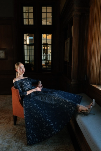 Sareh Nouri American Muse $3 frontface vertical thumbnail