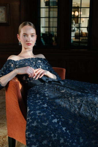 Sareh Nouri American Muse $6 frontface vertical cropped thumbnail