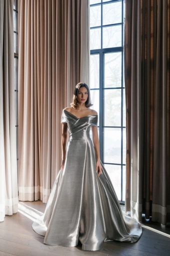 Sareh Nouri Anthem $4 frontface vertical thumbnail