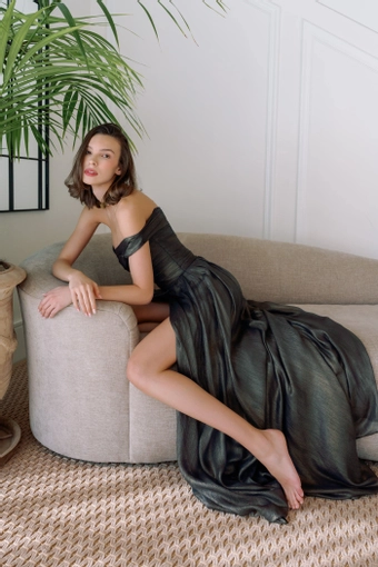 Sareh Nouri Astoria $7 vertical thumbnail