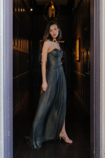 Sareh Nouri Astoria $3 frontface vertical thumbnail