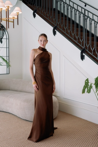 Sareh Nouri Reign $2 frontface vertical thumbnail