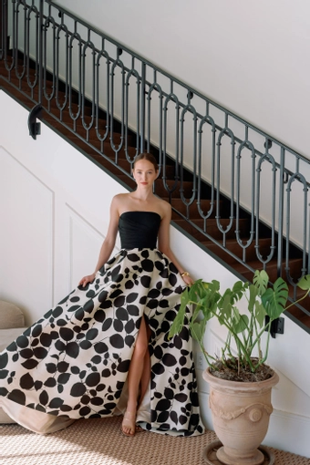 Sareh Nouri Vanderbilt $6 frontface vertical thumbnail