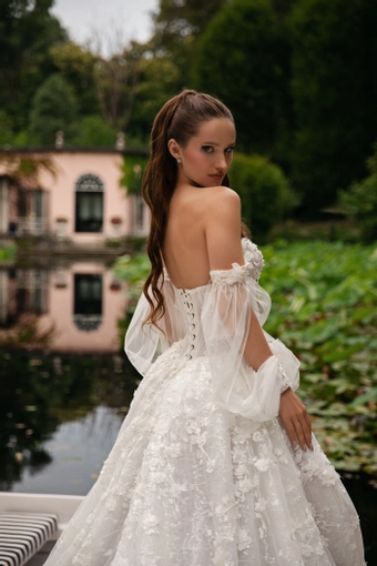 Mistrelli Style #Lavinia #5 default backface vertical cropped thumbnail
