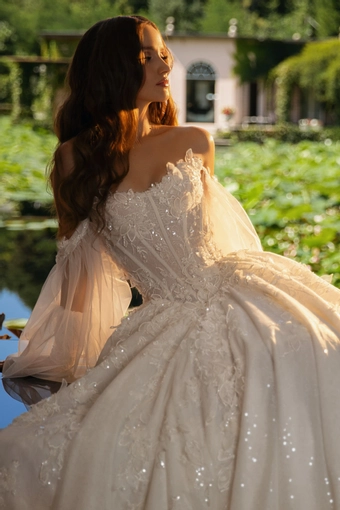 Mistrelli Style #Luna #2 frontface vertical cropped thumbnail