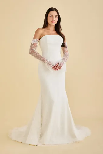 Astrid and Mercedes Jolie #1 frontface vertical thumbnail