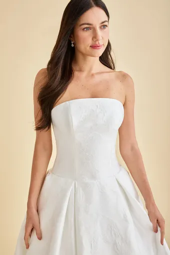 Astrid and Mercedes Nouvelle #2 frontface vertical cropped thumbnail