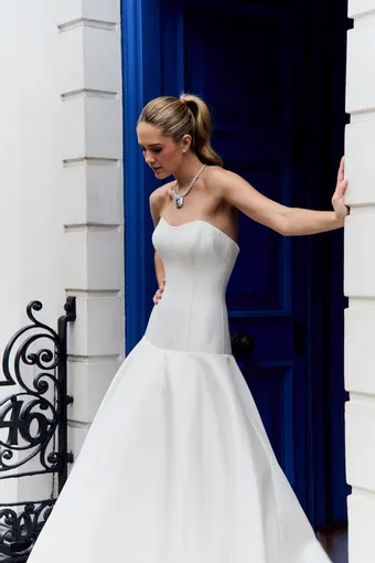 Caroline Castigliano Style Gardenia Bloom #1 frontface vertical cropped thumbnail