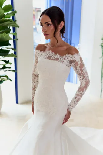 Caroline Castigliano Style Tulip #3 frontface vertical cropped thumbnail