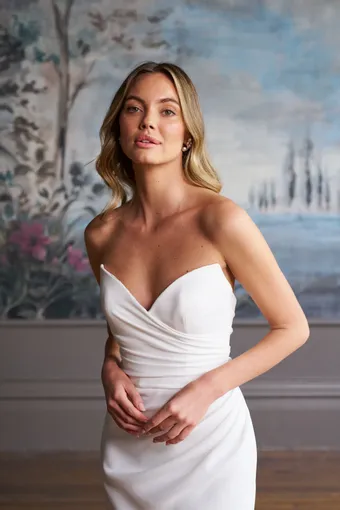 Caroline Castigliano Style My Love #1 frontface vertical cropped thumbnail