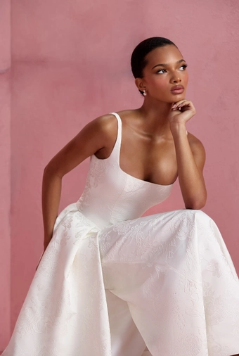 Blue Willow by Anne Barge Style Elodie #2 frontface vertical cropped thumbnail