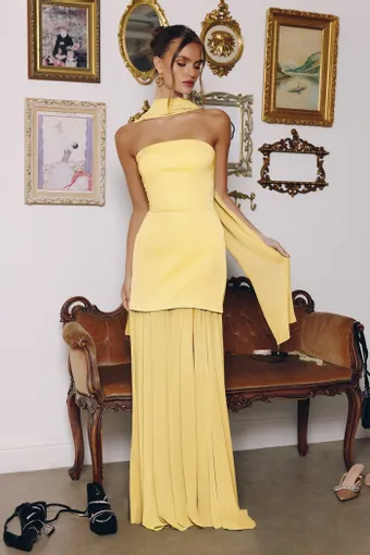 T825 #1 frontface vertical thumbnail