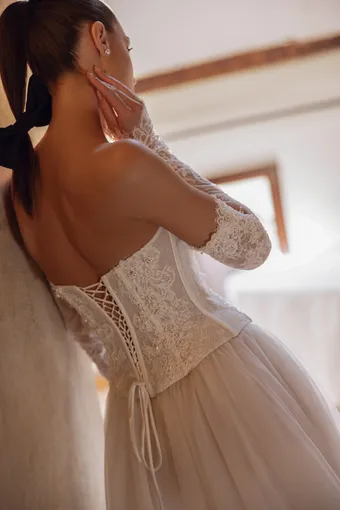 DOMINISS Kaia #4 backface vertical cropped thumbnail