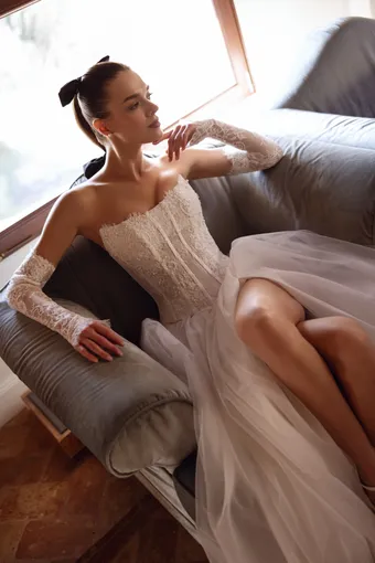 DOMINISS Kaia #3 frontface vertical cropped thumbnail