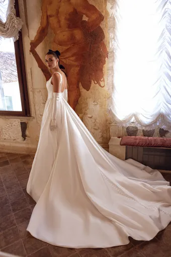 DOMINISS Kalista #1 default backface vertical thumbnail