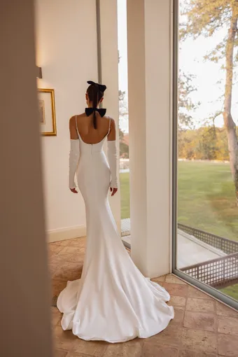 DOMINISS Kendra #1 default backface vertical thumbnail