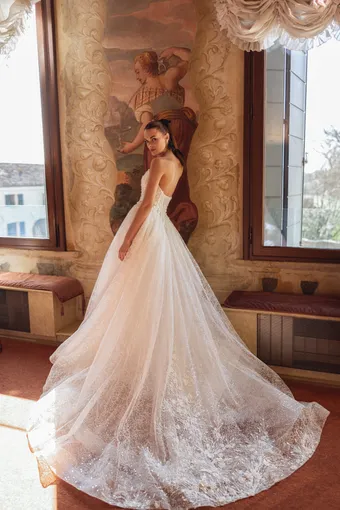 DOMINISS Klair #1 default backface vertical thumbnail