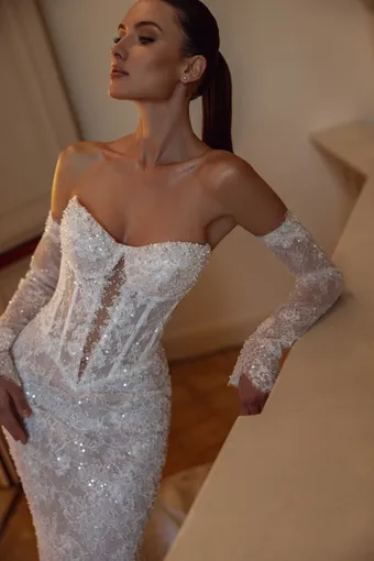 DOMINISS Kristina #3 frontface vertical cropped thumbnail