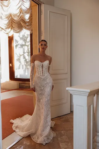 DOMINISS Kristina #1 frontface vertical thumbnail