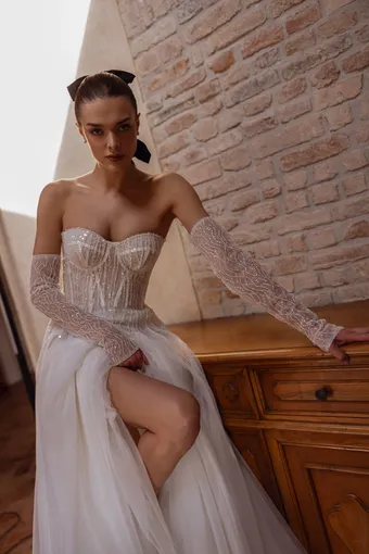 DOMINISS Krystal #2 frontface vertical cropped thumbnail