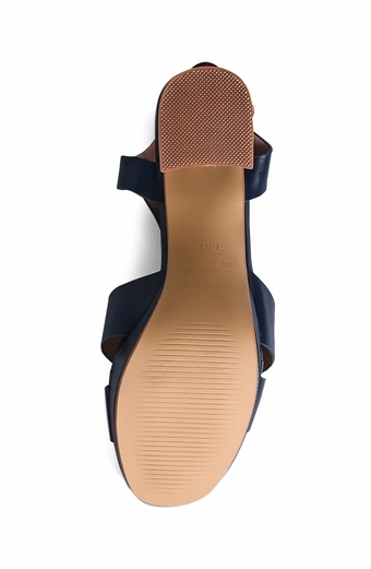 Benjamin Walk #Toby #10 vertical thumbnail