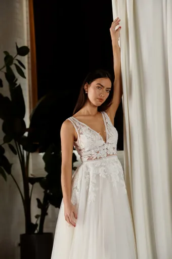 Zavana Couture  WA23147 #4 frontface vertical cropped thumbnail