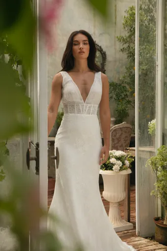 Zavana Couture Isla #4 frontface vertical cropped thumbnail