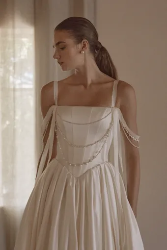 Vagabond Bridal Style #Astra #6 frontface vertical cropped thumbnail