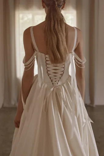 Vagabond Bridal Style #Astra #15 backface vertical cropped thumbnail