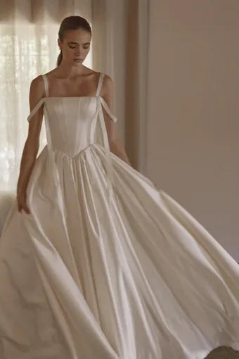 Vagabond Bridal Style #Astra #10 frontface vertical cropped thumbnail