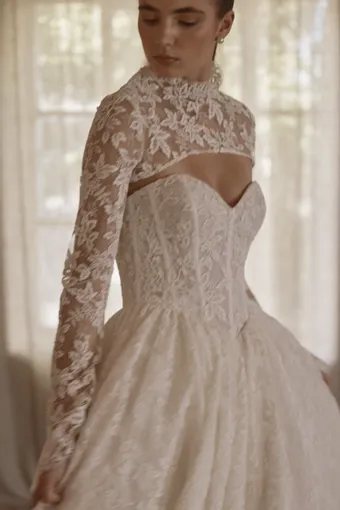 Vagabond Bridal Style #Camille #12 frontface vertical cropped thumbnail