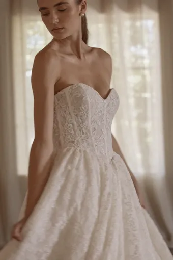 Vagabond Bridal Style #Camille #7 frontface vertical cropped thumbnail