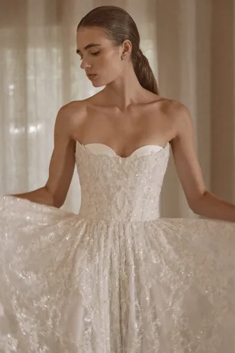 Vagabond Bridal Style #Florence #5 frontface vertical cropped thumbnail