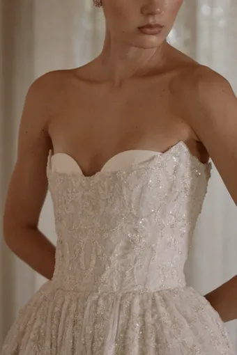 Vagabond Bridal Style #Florence #8 frontface vertical cropped thumbnail