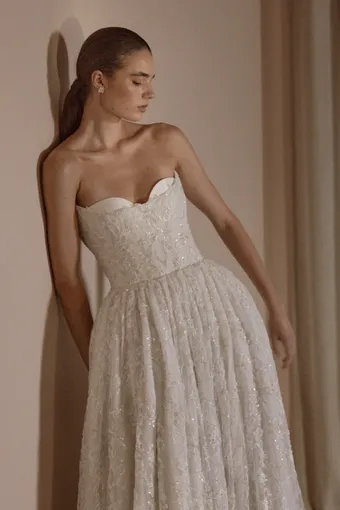 Vagabond Bridal Style #Florence #7 frontface vertical cropped thumbnail