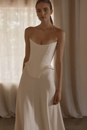 Vagabond Bridal Style #Louis #21 frontface vertical cropped thumbnail