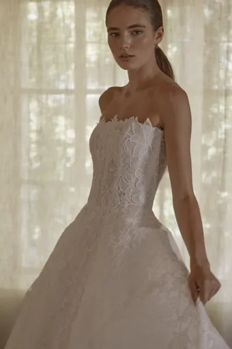 Vagabond Bridal Style #Oscar #4 frontface vertical cropped thumbnail