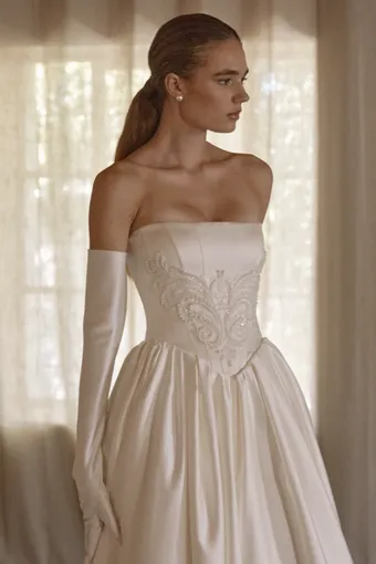 Vagabond Bridal Style #Phoenix #4 frontface vertical cropped thumbnail